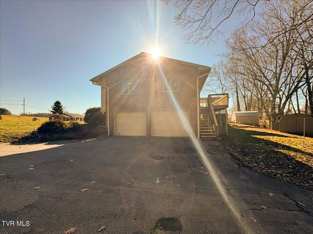 225 Mandan Road, Kingsport, TN 37664