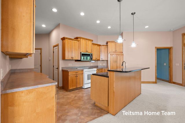 18139 Lost Creek Lane, Spring Lake, MI 49456