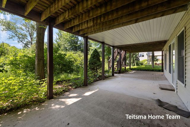 18139 Lost Creek Lane, Spring Lake, MI 49456