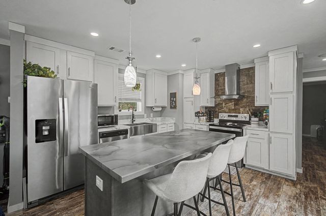 59 Plew Court, Defuniak Springs, FL 32433