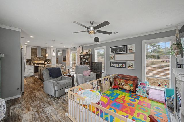 59 Plew Court, Defuniak Springs, FL 32433