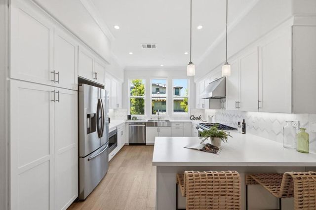 316 Scarlett Terrace, Mountain View, CA 94043