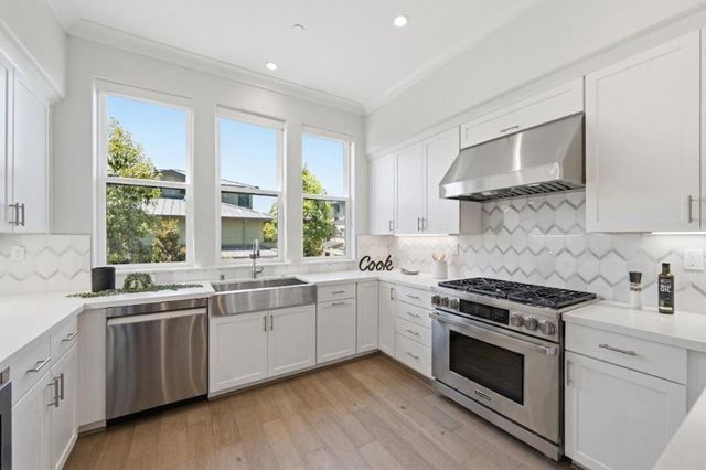 316 Scarlett Terrace, Mountain View, CA 94043