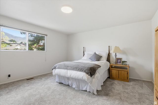 2677 E GRANDVIEW DR, Sandy, UT 84092