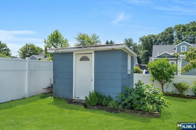 178 Cambridge Avenue, Saddle Brook, NJ 07663