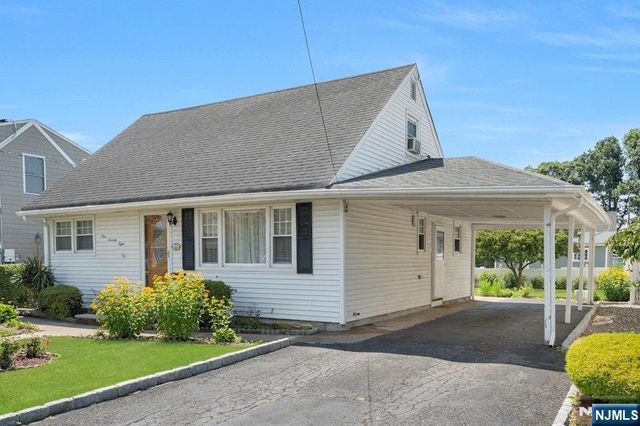 178 Cambridge Avenue, Saddle Brook, NJ 07663