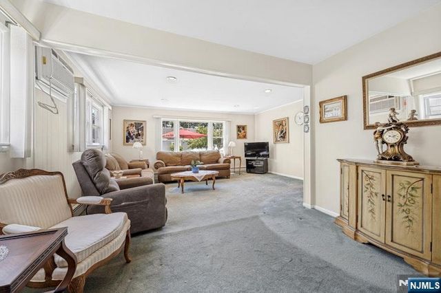 178 Cambridge Avenue, Saddle Brook, NJ 07663