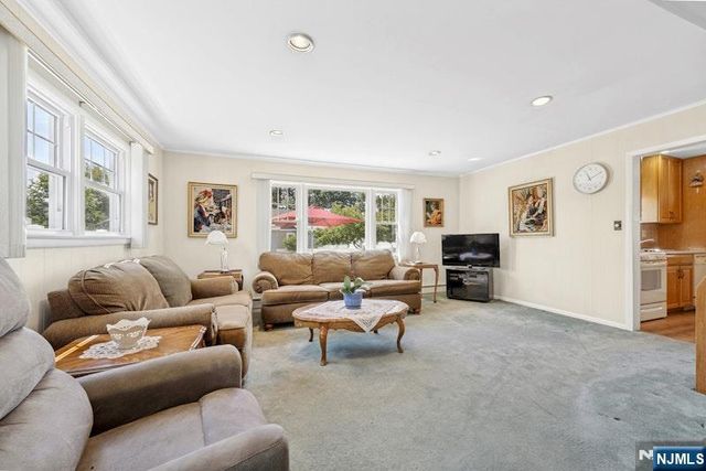 178 Cambridge Avenue, Saddle Brook, NJ 07663