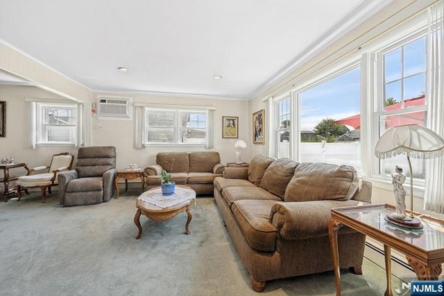 178 Cambridge Avenue, Saddle Brook, NJ 07663