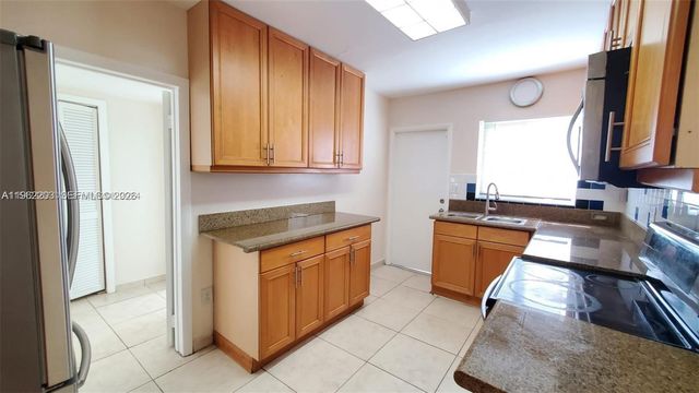 2124 Scott St, Hollywood, FL 33020