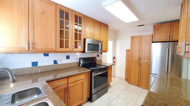 2124 Scott St, Hollywood, FL 33020