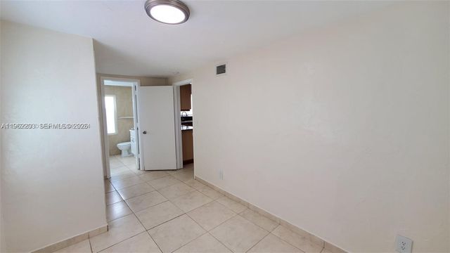 2124 Scott St, Hollywood, FL 33020