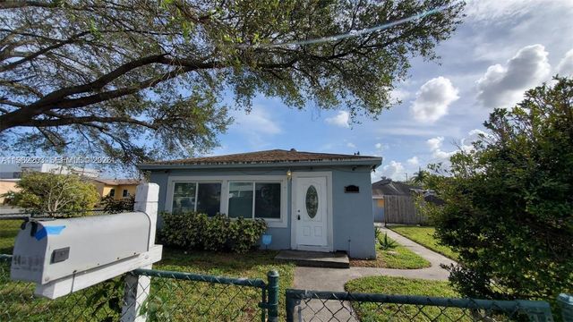 2124 Scott St, Hollywood, FL 33020