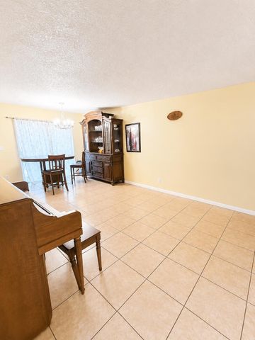 3331 Commodore Court, West Palm Beach, FL 33411