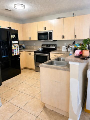 3331 Commodore Court, West Palm Beach, FL 33411