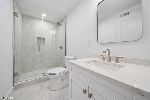 298 Main St C, Millburn Twp., NJ 07041