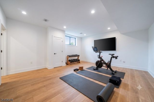 298 Main St C, Millburn Twp., NJ 07041