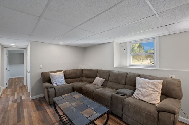 77 Quequechan Rd, Taunton, MA 02780