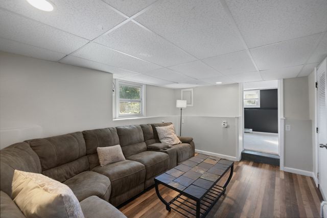 77 Quequechan Rd, Taunton, MA 02780