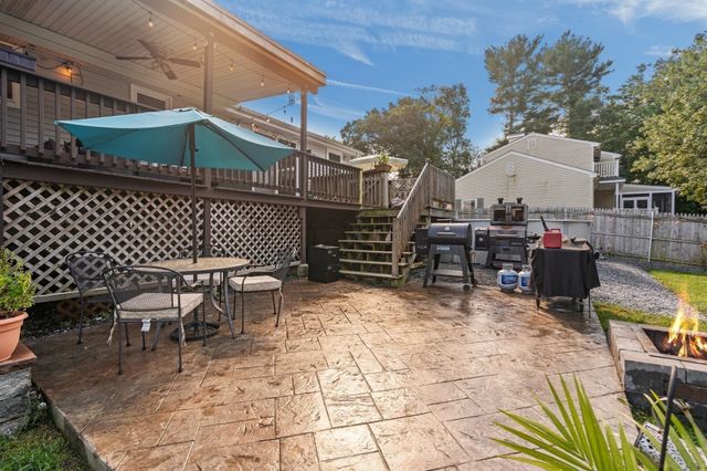 77 Quequechan Rd, Taunton, MA 02780