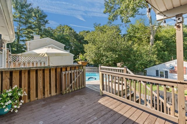 77 Quequechan Rd, Taunton, MA 02780