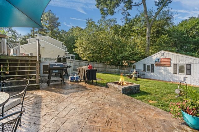 77 Quequechan Rd, Taunton, MA 02780