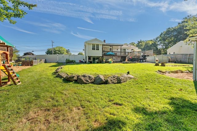 77 Quequechan Rd, Taunton, MA 02780