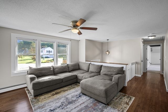 77 Quequechan Rd, Taunton, MA 02780
