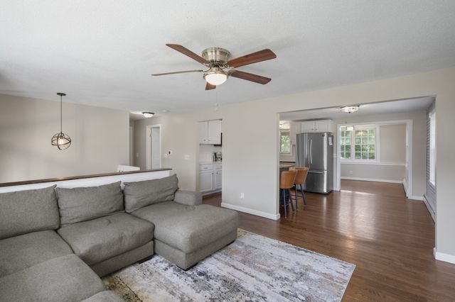77 Quequechan Rd, Taunton, MA 02780