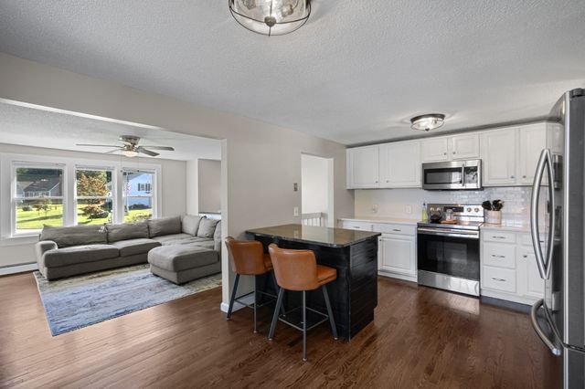 77 Quequechan Rd, Taunton, MA 02780