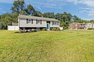 77 Quequechan Rd, Taunton, MA 02780