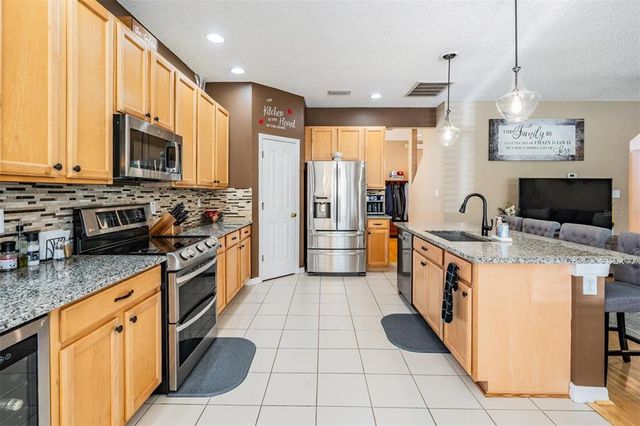 19139 CYPRESS REACH LANE, Tampa, FL 33647