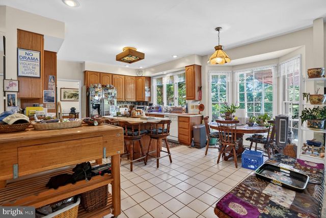 8708 CROSS CHASE CIR, Fairfax Station, VA 22039