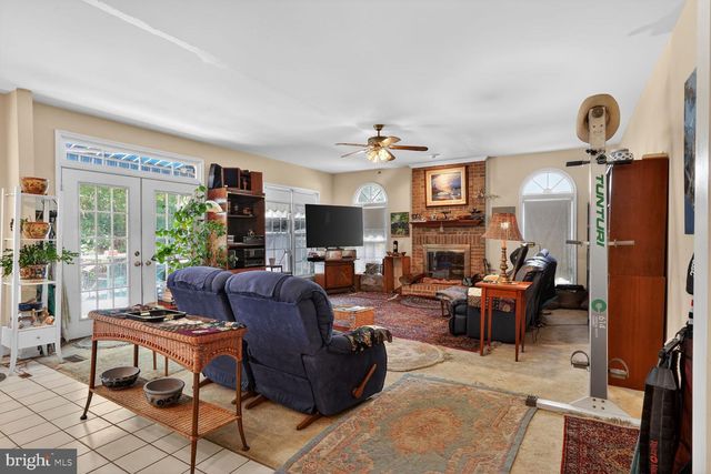 8708 CROSS CHASE CIR, Fairfax Station, VA 22039