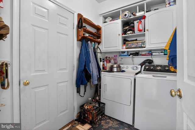 8708 CROSS CHASE CIR, Fairfax Station, VA 22039