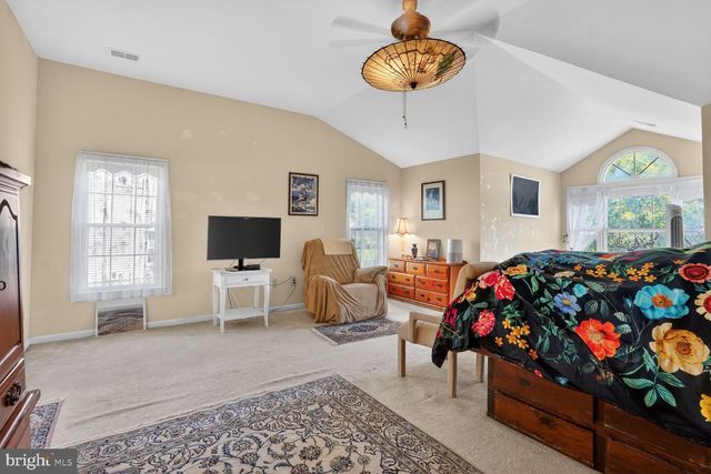 8708 CROSS CHASE CIR, Fairfax Station, VA 22039