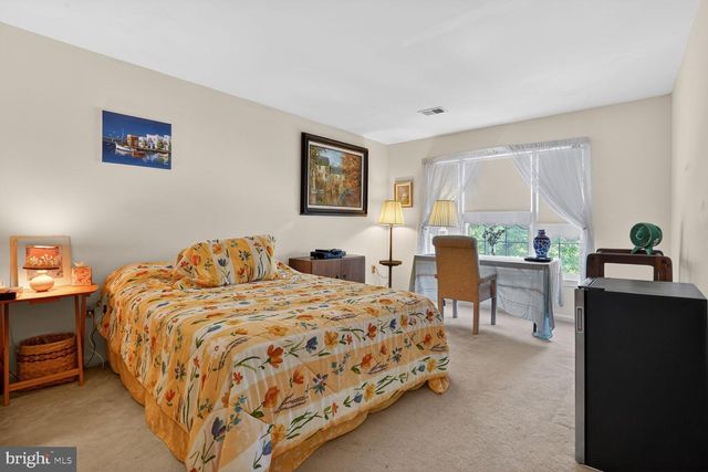 8708 CROSS CHASE CIR, Fairfax Station, VA 22039