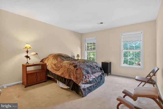 8708 CROSS CHASE CIR, Fairfax Station, VA 22039