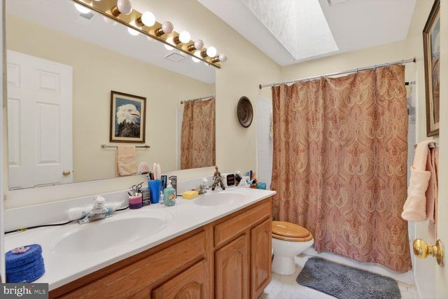 8708 CROSS CHASE CIR, Fairfax Station, VA 22039
