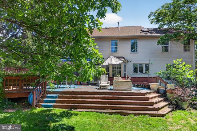 8708 CROSS CHASE CIR, Fairfax Station, VA 22039