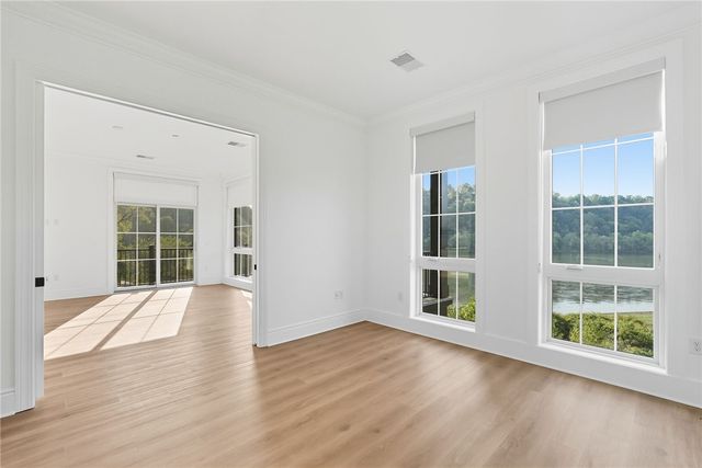 1 1st Street 301, Oakmont, PA 15139