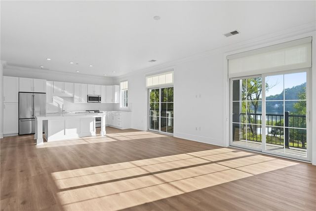 1 1st Street 301, Oakmont, PA 15139