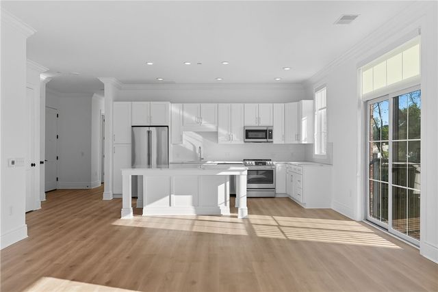 1 1st Street 301, Oakmont, PA 15139