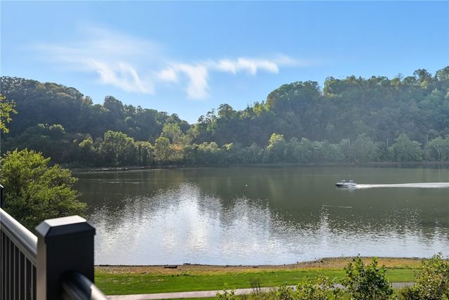 1 1st Street 301, Oakmont, PA 15139