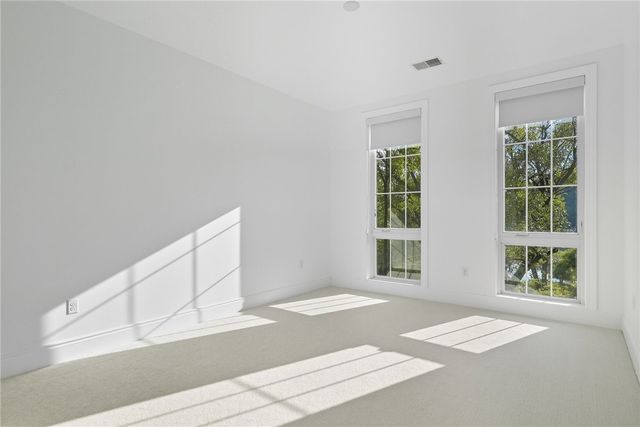 1 1st Street 301, Oakmont, PA 15139