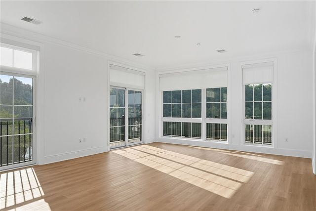 1 1st Street 301, Oakmont, PA 15139