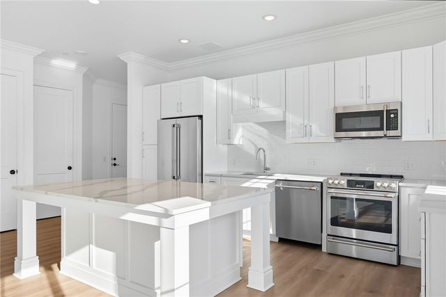 1 1st Street 301, Oakmont, PA 15139