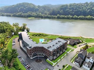 1 1st Street 301, Oakmont, PA 15139