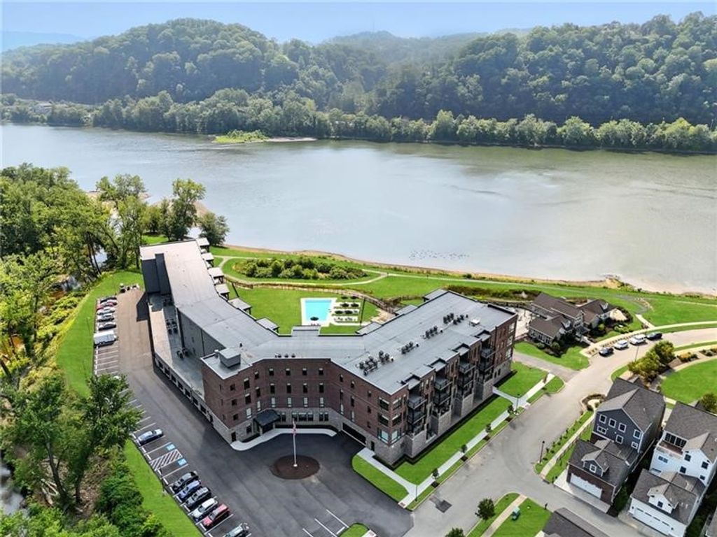 1 1st Street 301, Oakmont, PA 15139