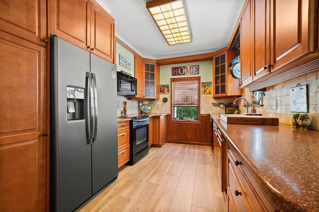 3922 SE Fairway W, Stuart, FL 34997